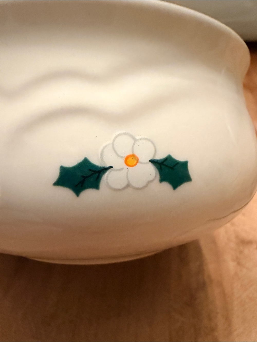 Pfaltzgraff Snow Village Cream Ceramic Holiday Snowman Bowl with Green Rim & Lid - Picture 7 of 16